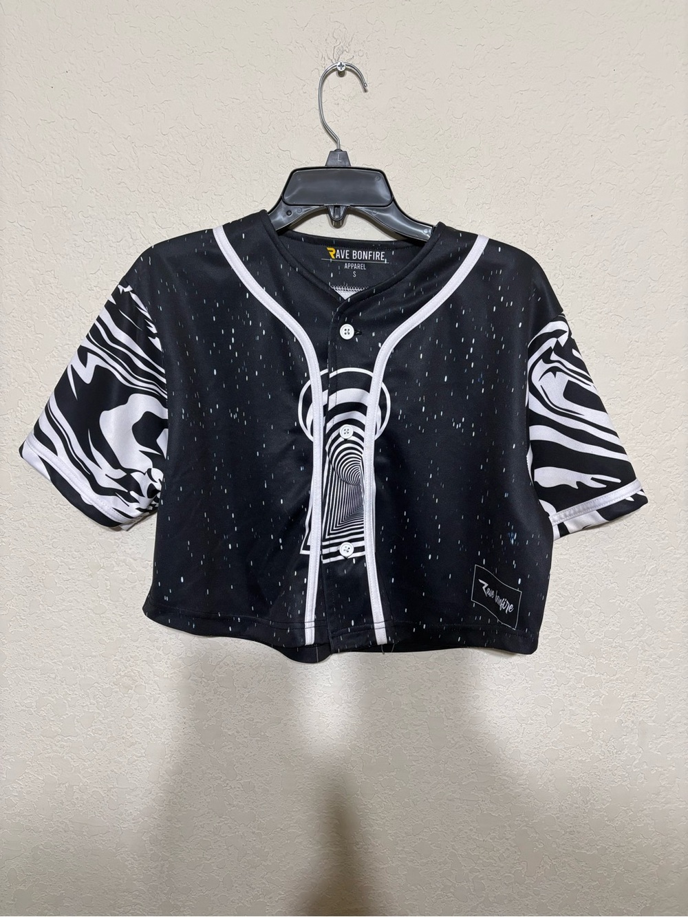 Rave Bonfire Black & White Cropped Graphic Baseball Top